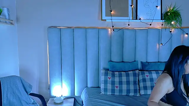 Snapshot of JaylaScott__ chatting on 10.13.25 JaylaScott online show from 10.13.25