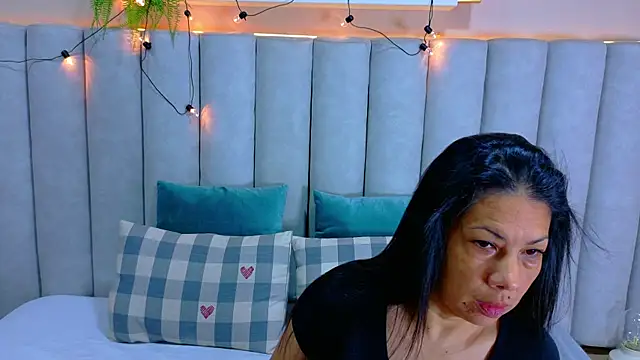 Snapshot of JaylaScott__ chatting on 10.16.25 JaylaScott online show from 10.16.25