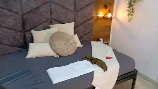 Snapshot of JaylaScott__ chatting on 11.03.25 JaylaScott online show from 11.03.25