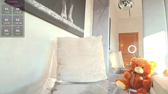 Mia  Milan online show from 02.11.25