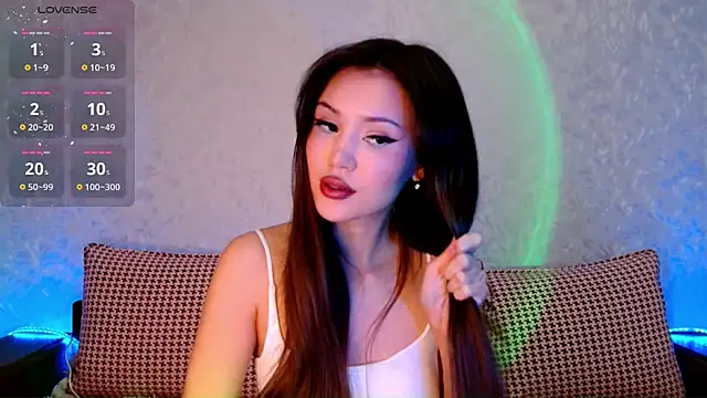 Snapshot of Min_Jee_ chatting on 03.04.25 Min Jee online show from 03.04.25