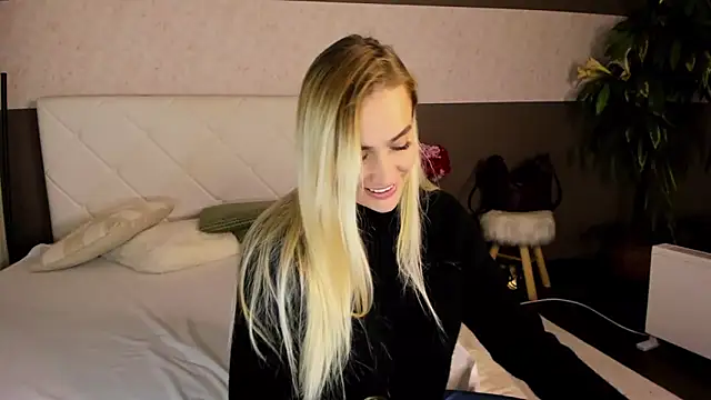 KateOwyns online show from 12.04.24