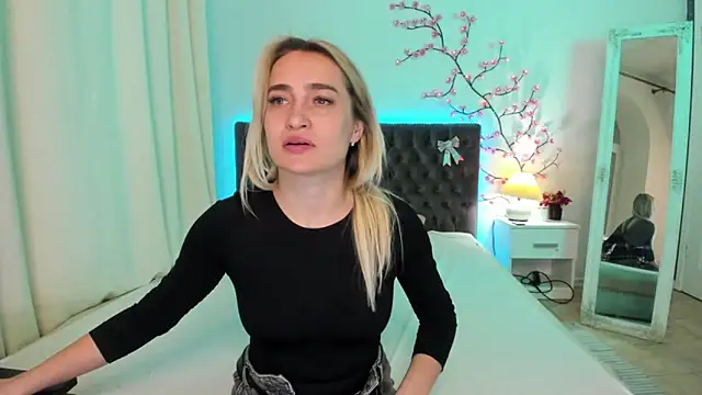 KateOwyns online show from 04.11.26