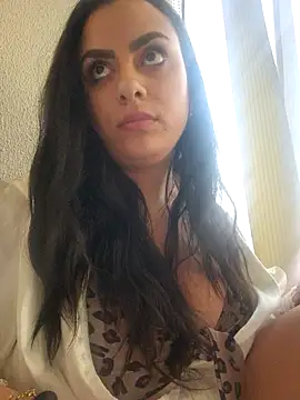 Snapshot of ElyzaIbarra chatting on 02.12.25 ElyzaIbarra online show from 02.12.25