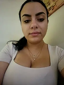 Snapshot of ElyzaIbarra chatting on 02.16.25 ElyzaIbarra online show from 02.16.25