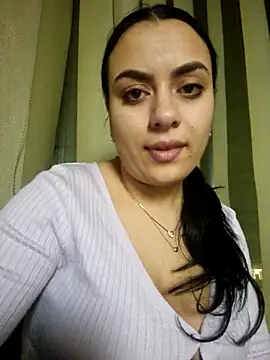 Snapshot of ElyzaIbarra chatting on 02.22.25 ElyzaIbarra online show from 02.22.25