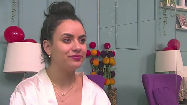 Snapshot of ElyzaIbarra chatting on 02.23.25 ElyzaIbarra online show from 02.23.25