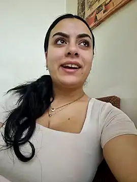 Snapshot of ElyzaIbarra chatting on 02.27.25 ElyzaIbarra online show from 02.27.25