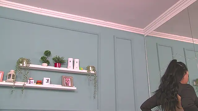 Snapshot of ElyzaIbarra chatting on 03.09.25 ElyzaIbarra online show from 03.09.25