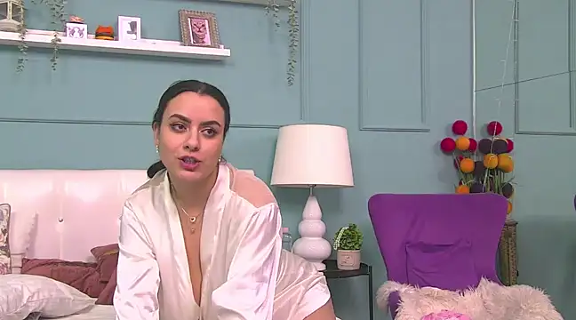 Snapshot of ElyzaIbarra chatting on 03.14.25 ElyzaIbarra online show from 03.14.25