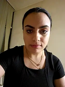 Snapshot of ElyzaIbarra chatting on 03.15.25 ElyzaIbarra online show from 03.15.25