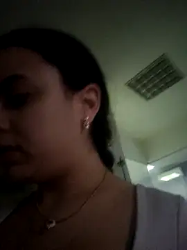 Snapshot of ElyzaIbarra chatting on 03.18.25 ElyzaIbarra online show from 03.18.25