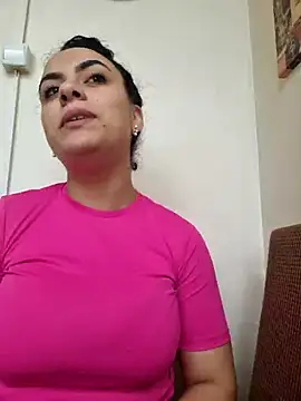 Snapshot of ElyzaIbarra chatting on 03.19.25 ElyzaIbarra online show from 03.19.25