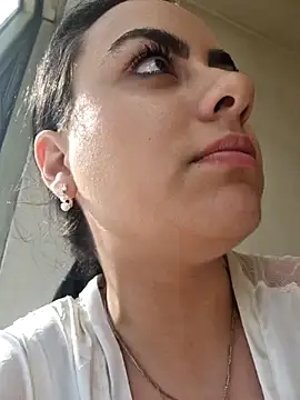 Snapshot of ElyzaIbarra chatting on 03.22.25 ElyzaIbarra online show from 03.22.25