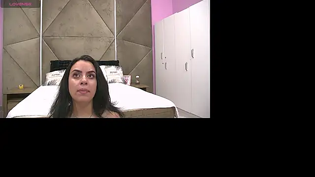 Snapshot of ElyzaIbarra chatting on 09.24.25 ElyzaIbarra online show from 09.24.25