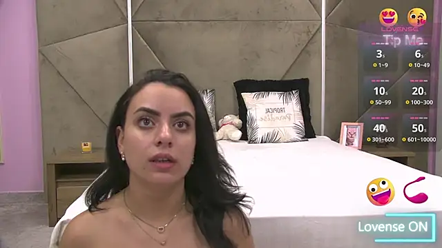 Snapshot of ElyzaIbarra chatting on 09.25.25 ElyzaIbarra online show from 09.25.25