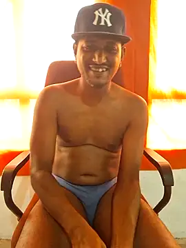 Snapshot of dmancams1874 chatting on 10.10.25 dmancams1874 online show from 10.10.25