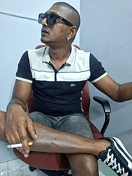 Snapshot of dmancams1874 chatting on 11.02.25 dmancams1874 online show from 11.02.25