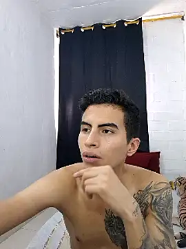 Snapshot of Velk_hot chatting on 12.10.24 Velk hot online show from 12.10.24