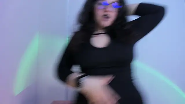 Snapshot of im_mei chatting on 10.24.25 im mei online show from 10.24.25