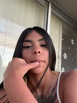 Zafiiro Blue online show from 12.22.24