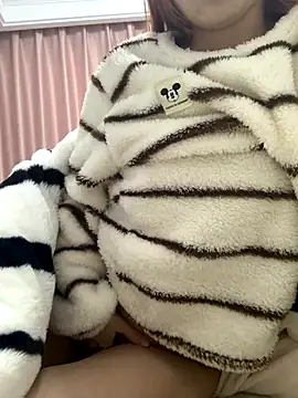 Snapshot of Aimeil chatting on 12.14.25 Aimeil online show from 12.14.25