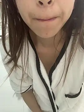 Snapshot of Aimeil chatting on 03.31.26 Aimeil online show from 03.31.26