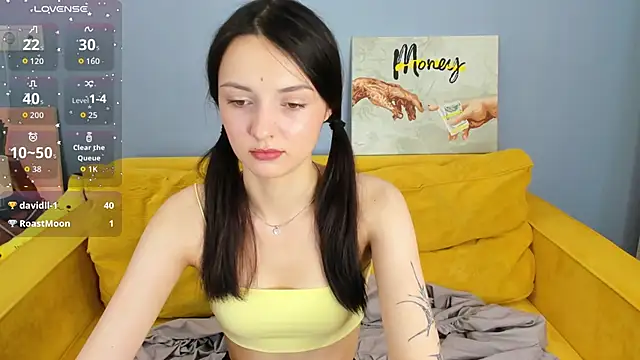 Snapshot of Kira_Ke11y chatting on 10.24.25 Kira Ke11y online show from 10.24.25