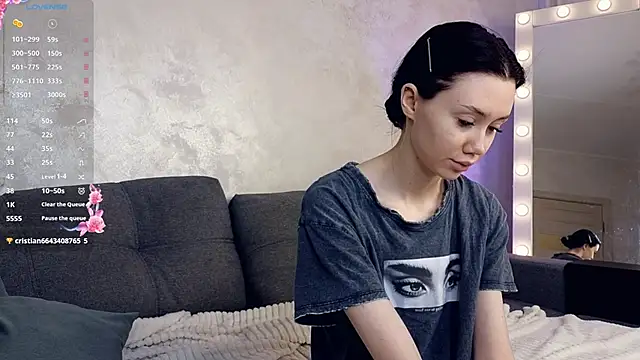 emilia walton online show from 01.05.25