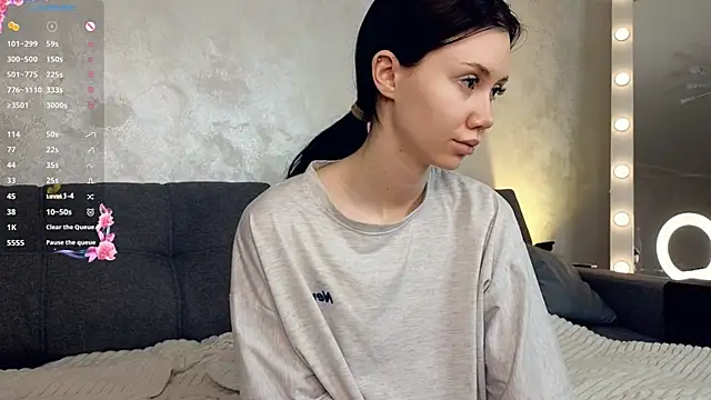 emilia walton online show from 01.09.25