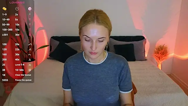 Snapshot of AlisssaRose chatting on 10.04.25 AlisssaRose online show from 10.04.25