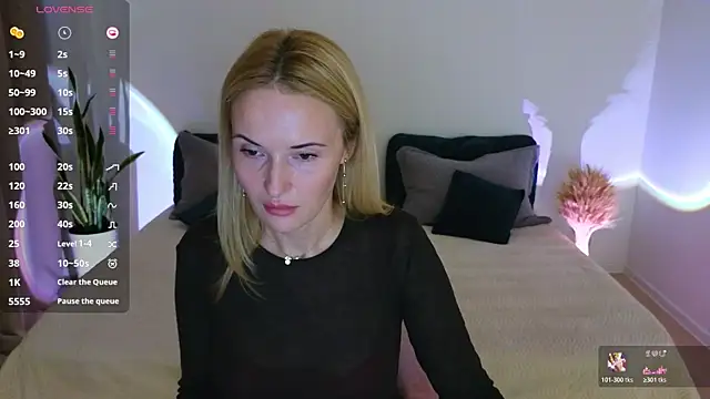 Snapshot of AlisssaRose chatting on 10.18.25 AlisssaRose online show from 10.18.25