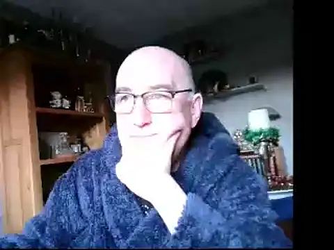 Adamdaddybear online show from 12.18.24