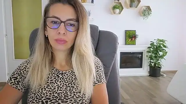 SukyGirl online show from 09.10.25