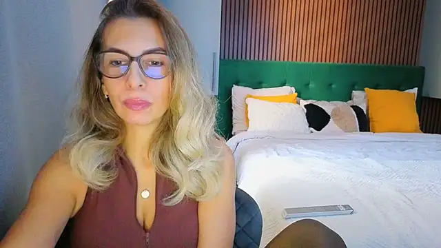 SukyGirl online show from 10.17.25