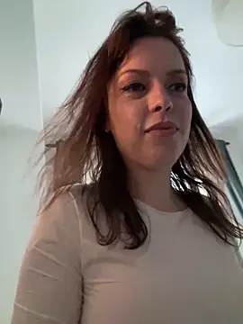 Snapshot of AylaRed chatting on 02.19.25 AylaRed online show from 02.19.25