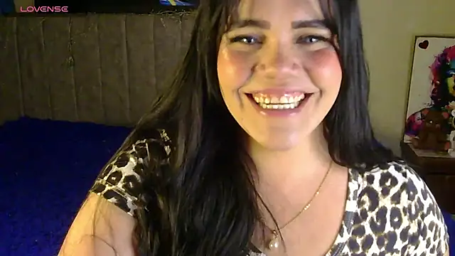 Snapshot of blue_angel33 chatting on 10.19.25 blue angel33 online show from 10.19.25