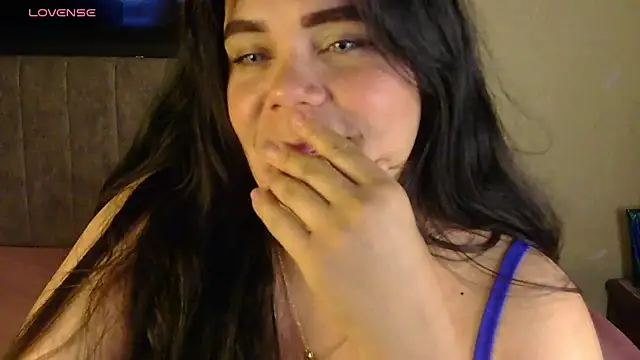 Snapshot of blue_angel33 chatting on 11.06.25 blue angel33 online show from 11.06.25