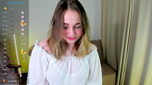 Snapshot of alysia_storm chatting on 11.05.25 alysia storm online show from 11.05.25