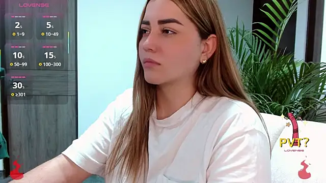 Snapshot of Lucia_star__ chatting on 10.28.25 Lucia star online show from 10.28.25