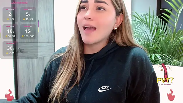 Snapshot of Lucia_star__ chatting on 10.31.25 Lucia star online show from 10.31.25