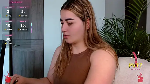 Snapshot of Lucia_star__ chatting on 11.03.25 Lucia star online show from 11.03.25