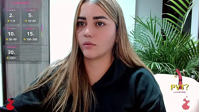 Snapshot of Lucia_star__ chatting on 11.05.25 Lucia star online show from 11.05.25