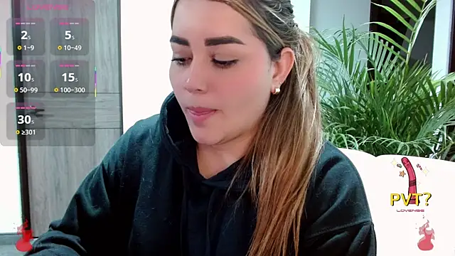 Snapshot of Lucia_star__ chatting on 11.07.25 Lucia star online show from 11.07.25