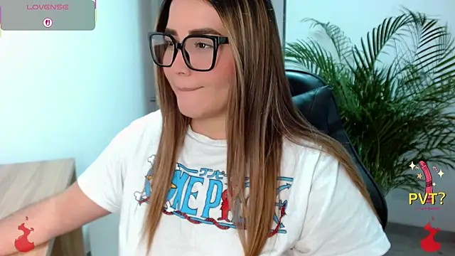 Lucia star   online show from 04.07.26