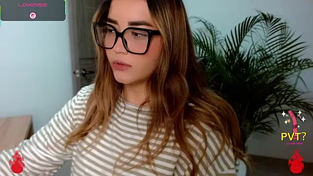 Lucia star   online show from 04.21.26