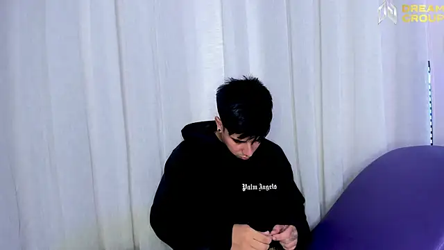 Yourslust  online show from 10.27.25