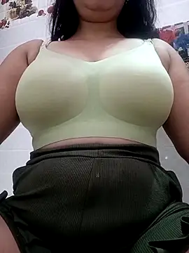 cute-mahek online show from 10.28.25