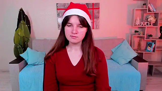 Snapshot of BonneyLove chatting on 12.15.24 BonneyLove online show from 12.15.24