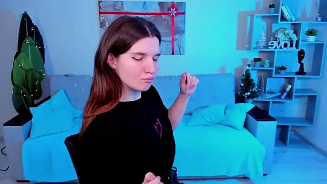 Snapshot of BonneyLove chatting on 01.07.25 BonneyLove online show from 01.07.25